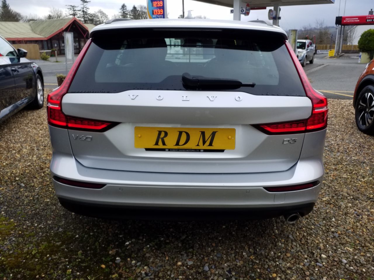2018 Volvo V60 thumbnail 5