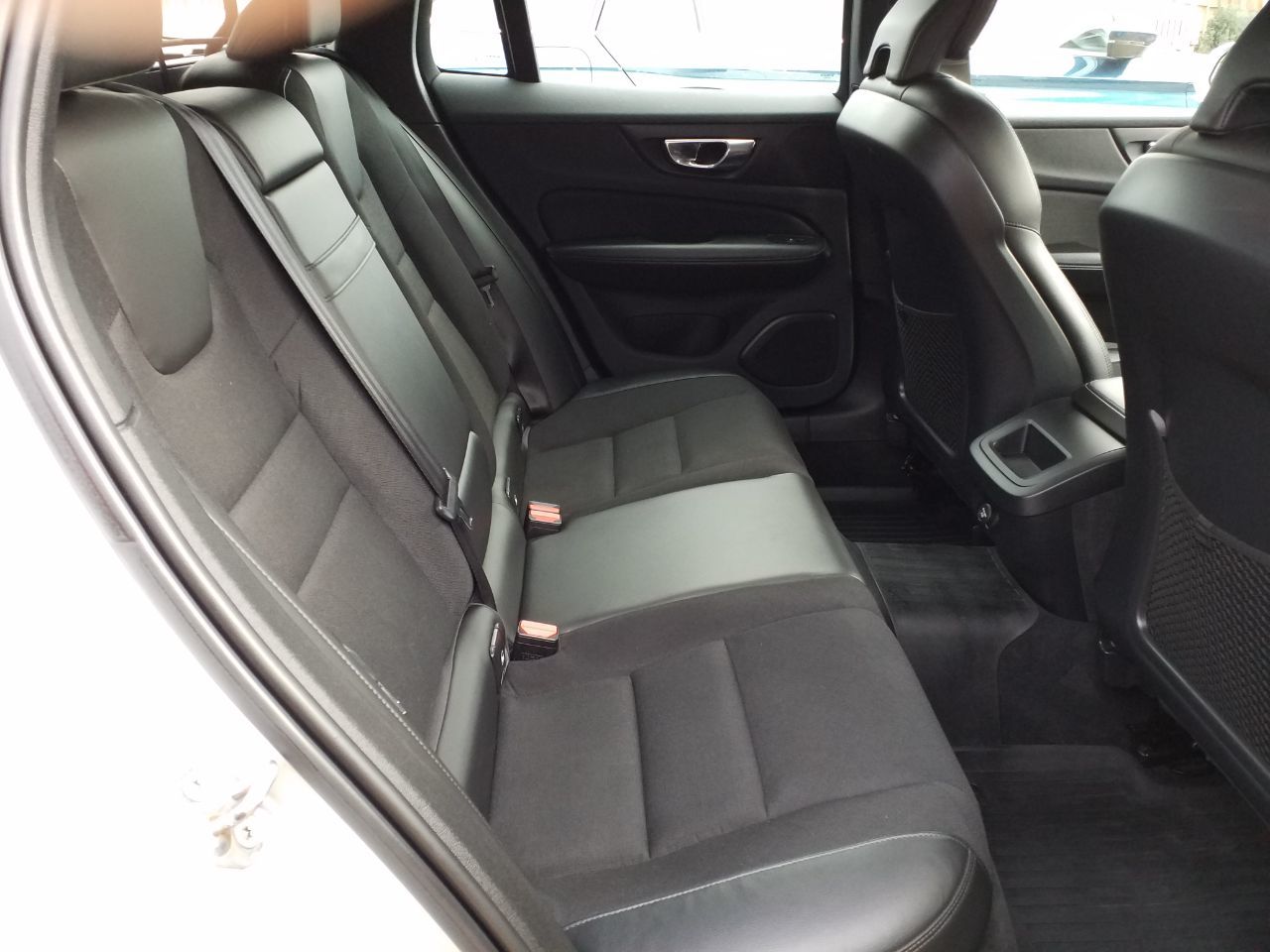 2018 Volvo V60 thumbnail 7