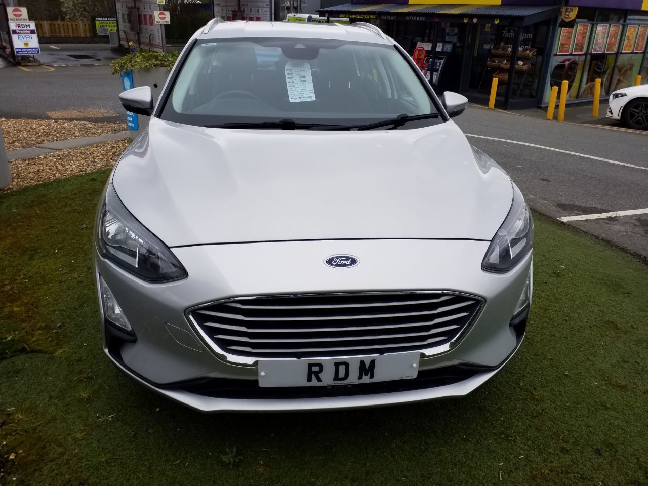 2019 Ford Focus thumbnail 2