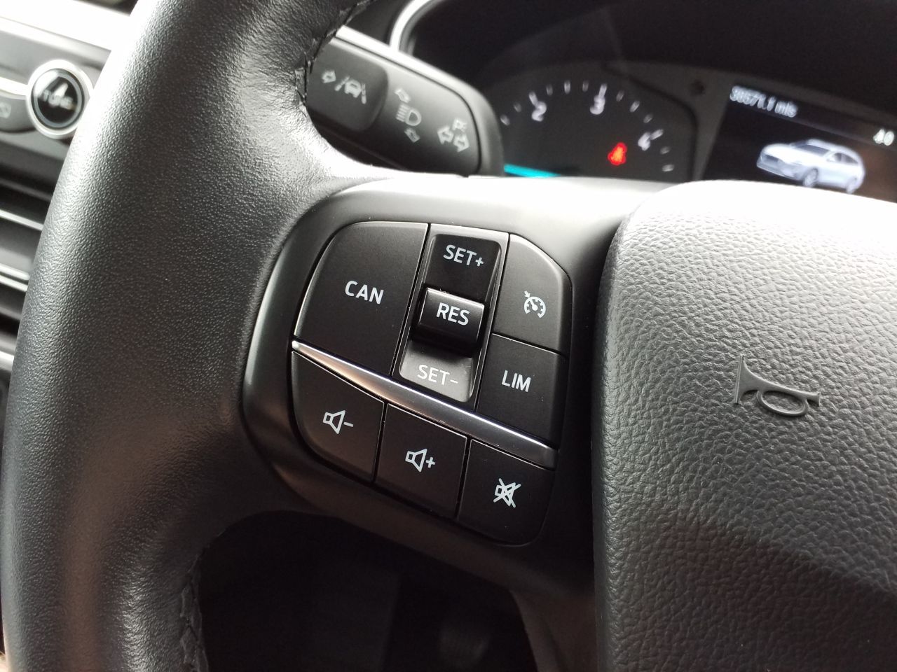 2019 Ford Focus thumbnail 13