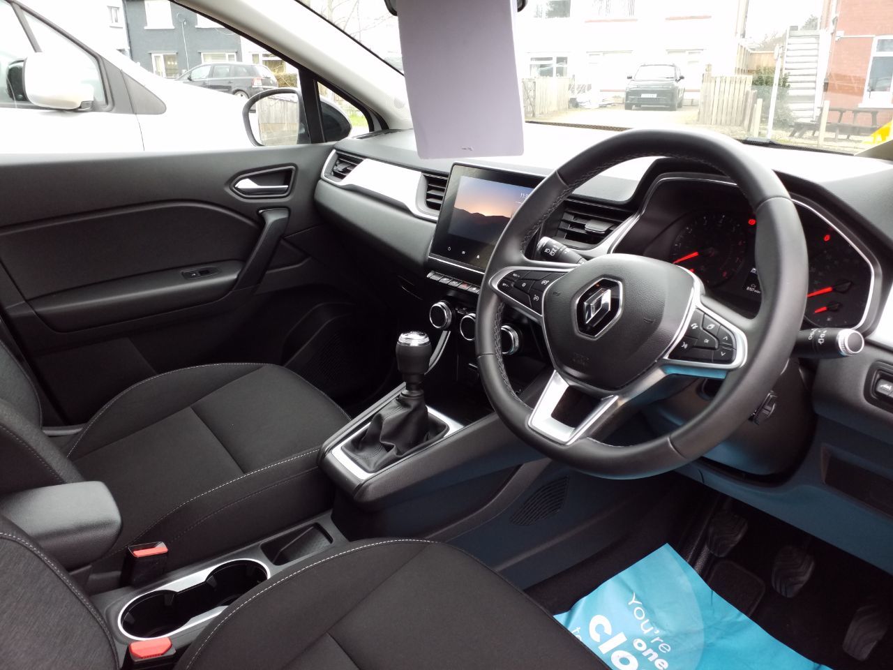 2021 Renault Captur thumbnail 10