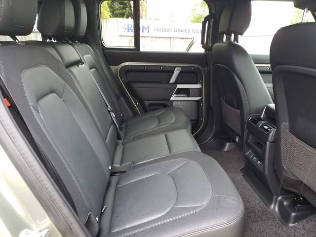 2024 Land Rover Defender 3.0 D250 X-Dynamic SE 110 5dr Auto