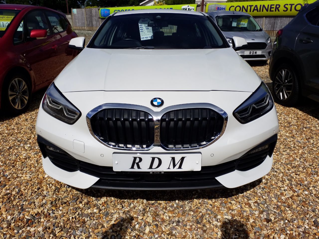 2021 BMW 1 Series thumbnail 2