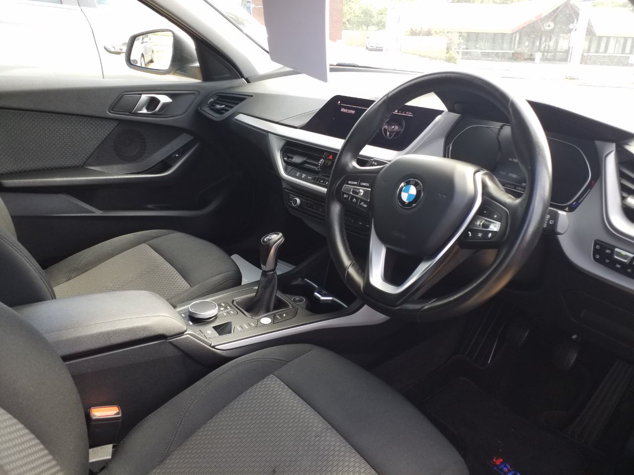 2021 BMW 1 Series thumbnail 9