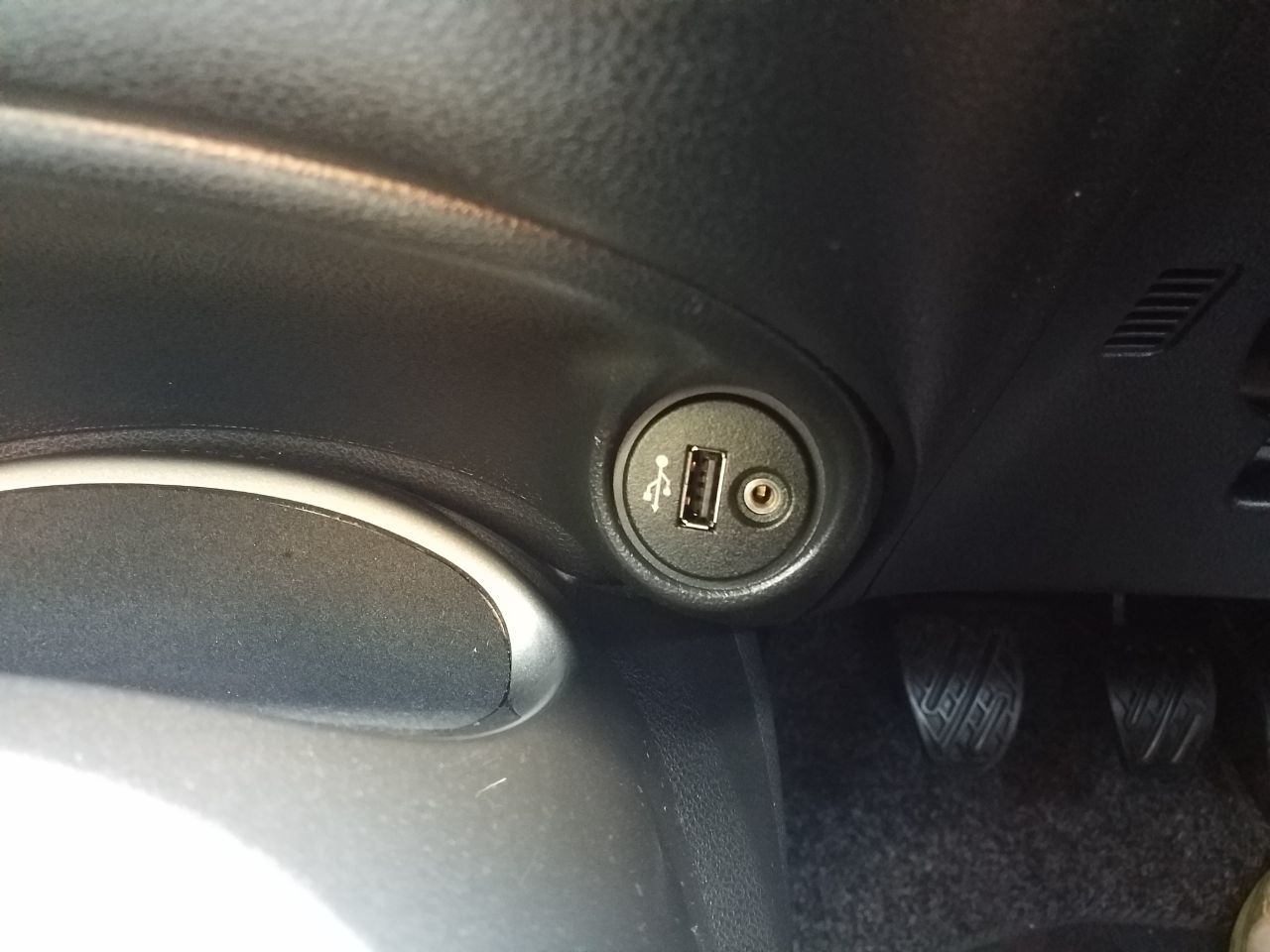 2016 Nissan Juke thumbnail 13